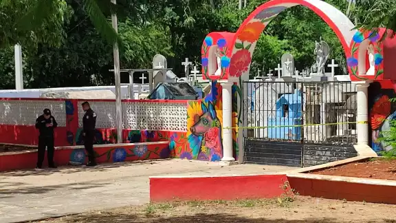 Autoridades ya investigan al responsable de enterrar un feto en el cementerio de Tzucacab Autoridades ya investigan al responsable de enterrar un feto en el cementerio de Tzucacab