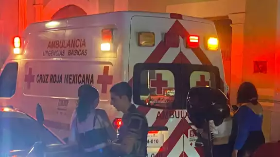 La mujer que fue trasladada al hospital concedió el perdón legal para que su hermana fuera detenida La mujer que fue trasladada al hospital concedió el perdón legal para que su hermana fuera detenida