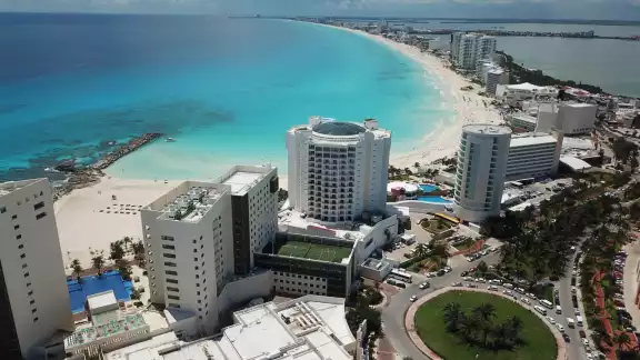 Cancún es una de las ciudades que fue captado por un satélite de la ESA, mientras medían la calidad del agua del Mar Caribe Cancún es una de las ciudades que fue captado por un satélite de la ESA, mientras medían la calidad del agua del Mar Caribe