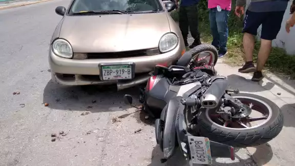 El motociclista se hizo responsable de los daños El motociclista se hizo responsable de los daños