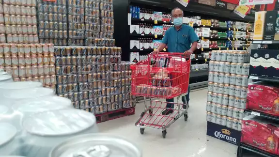 Expendedores dijeron que la ampliación de horario de venta les permitió superar la crisis Expendedores dijeron que la ampliación de horario de venta les permitió superar la crisis