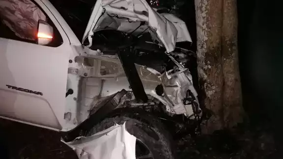 Al sitio acudieron elementos de la Policía Quintana Roo y paramédicos para atender a los conductores Al sitio acudieron elementos de la Policía Quintana Roo y paramédicos para atender a los conductores