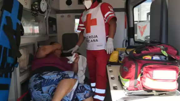 Ambas mujeres fueron hospitalizadas para atender sus heridas Ambas mujeres fueron hospitalizadas para atender sus heridas