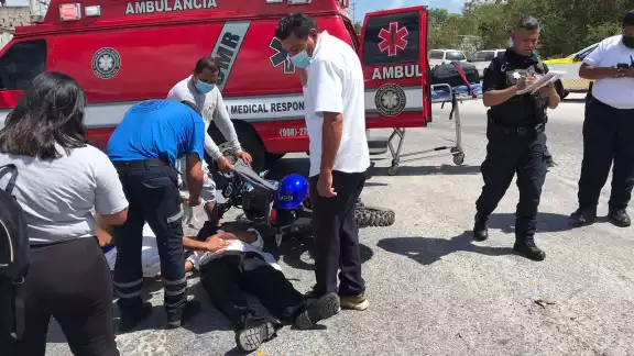 El accidente se registró sobre la avenida Centenario en la Supermanzana 235 El accidente se registró sobre la avenida Centenario en la Supermanzana 235