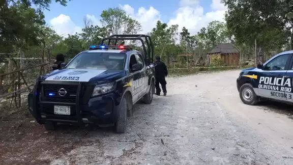 Al lugar llegaron elementos de la Policía Quintana Roo, para las primeras pesquisas Al lugar llegaron elementos de la Policía Quintana Roo, para las primeras pesquisas