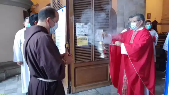 Varios fieles católicos dieron cita en este evento único para la iglesia en Mérida Varios fieles católicos dieron cita en este evento único para la iglesia en Mérida