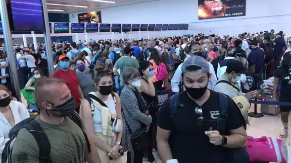 Los vuelos de Aeroméxico hacia la CDMX fueron pospuestos hasta el próximo lunes desde el aeropuerto de Cancún Los vuelos de Aeroméxico hacia la CDMX fueron pospuestos hasta el próximo lunes desde el aeropuerto de Cancún
