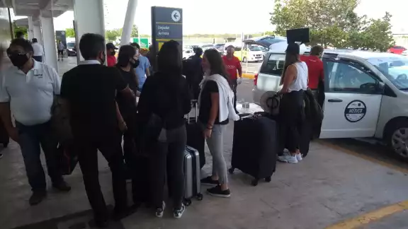 En el vuelo de Aeroméxico se registró más de la mitad de los asientos ocupados por personal del Rally Maya En el vuelo de Aeroméxico se registró más de la mitad de los asientos ocupados por personal del Rally Maya