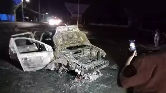 Algunos aseguran que el incendio fue provocado por unos hombres Algunos aseguran que el incendio fue provocado por unos hombres