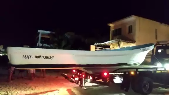 La lancha fue hallada a varios kilómetros del puerto de abrigo de Chicxulub La lancha fue hallada a varios kilómetros del puerto de abrigo de Chicxulub