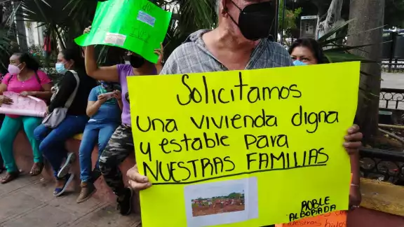 Será el próximo viernes cuando los recibirá el director del Instituto de Vivienda de Yucatán para darles una solución. Será el próximo viernes cuando los recibirá el director del Instituto de Vivienda de Yucatán para darles una solución.