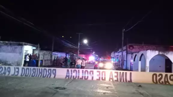 La SSP Quintana Roo indicó que el policía fue cesado de sus funciones; al principio se decía que era escolta del Gobernador del Quintana Roo La SSP Quintana Roo indicó que el policía fue cesado de sus funciones; al principio se decía que era escolta del Gobernador del Quintana Roo
