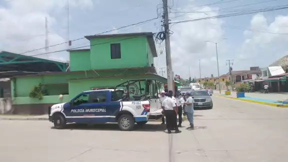 Habitantes de Sabancuy exigen oficina de tránsito ante aumento de retenes Habitantes de Sabancuy exigen oficina de tránsito ante aumento de retenes