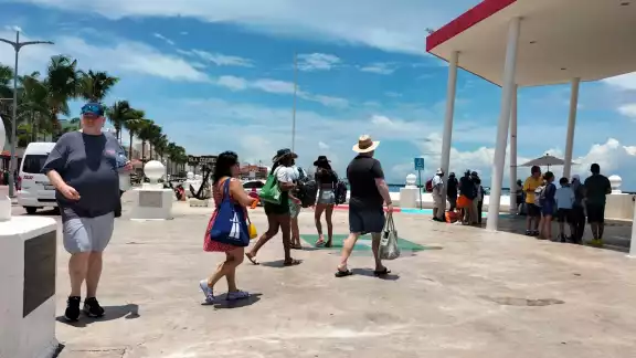 La mayoría de los visitantes procedentes de la Riviera Maya, son de turistas nacionales La mayoría de los visitantes procedentes de la Riviera Maya, son de turistas nacionales