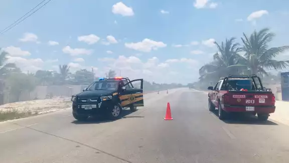 Ante el humo, la patrulla cerró la circulación sobre la carretera Chelem-Chuburná