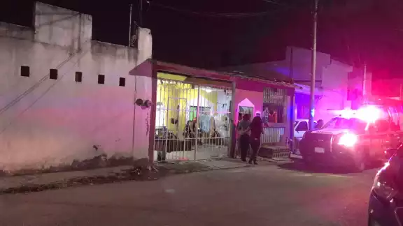 Al lugar llegaron Servicios Periciales, quienes van a procesar el área para descartar que se trató de un homicidio