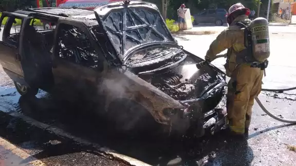 Se requirieron dos mil litros de agua para lograr culminar con el incendio Se requirieron dos mil litros de agua para lograr culminar con el incendio