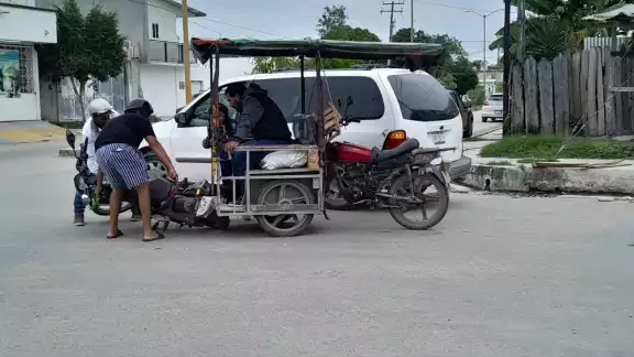 Afortunadamente, no hubo personas lesionadas en el accidente Afortunadamente, no hubo personas lesionadas en el accidente