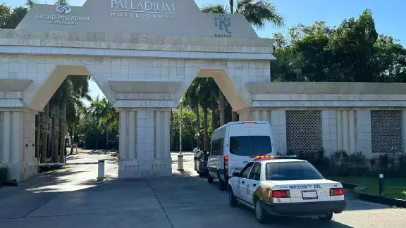 Al lugar arribaron las autoridades de Protección Civil, Bomberos y Ambulancias particulares Al lugar arribaron las autoridades de Protección Civil, Bomberos y Ambulancias particulares