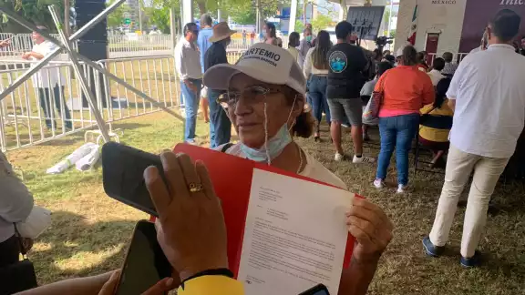 La mujer exhibió que la FGE Quintana Roo no ha apoyado en la búsqueda de su hijo