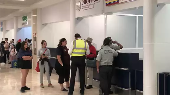 El vuelo de Volaris de Cancún a Guatemala estaba sobrevendido El vuelo de Volaris de Cancún a Guatemala estaba sobrevendido