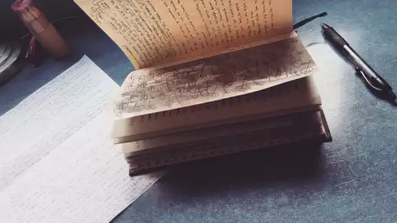 En esta obra se plasma una autoconsciencia de la escritura de poesía En esta obra se plasma una autoconsciencia de la escritura de poesía