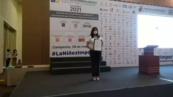 Uno a uno los candidatos a la gubernatura acudieron a firmar el documento en pro de la primera infancia Uno a uno los candidatos a la gubernatura acudieron a firmar el documento en pro de la primera infancia