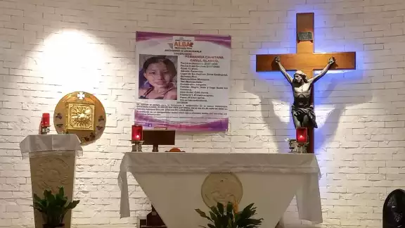 Fernanda Cayetana Canul cumple 13 años y su familia lo celebra con una misa