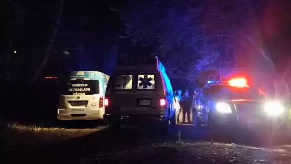 Al lugar llegaron patrullas, así como una ambulancia para atender a los posibles heridos Al lugar llegaron patrullas, así como una ambulancia para atender a los posibles heridos