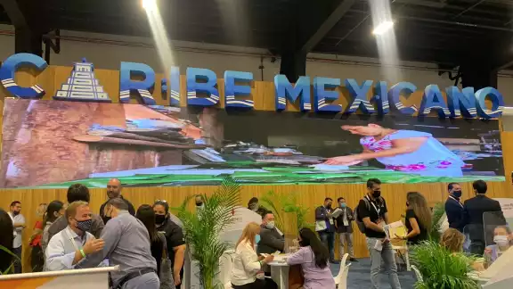 Cancún y la Riviera Maya son, por excelencia, los lugares preferidos para vacacionar, pero la violencia opaca sus bellezas, indican empresarios Cancún y la Riviera Maya son, por excelencia, los lugares preferidos para vacacionar, pero la violencia opaca sus bellezas, indican empresarios