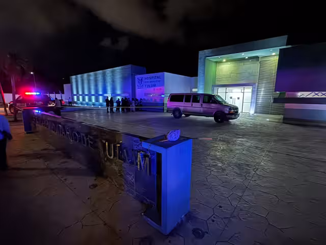 Vecinos y familiares exigen una investigación que esclarezca los actos del personal de salud en ambos hospitales