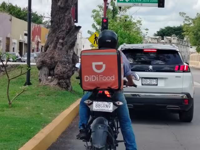 DiDi busca regularizarse en Campeche; ARTEC advierte que otras plataformas operan ilegalmente