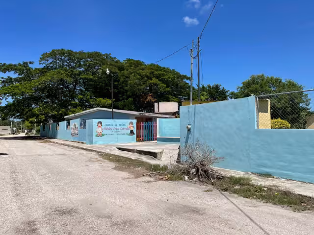 Accidentes y baches ponen en riesgo a niños en kínder de la colonia El Tajonal, Champotón