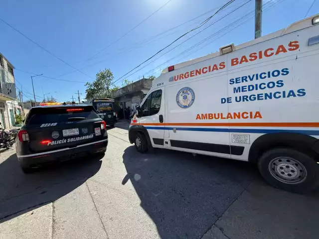 Una riña entre dos hombres dejó a una persona gravemente lesionada con arma blanca en la colonia Colosio.
