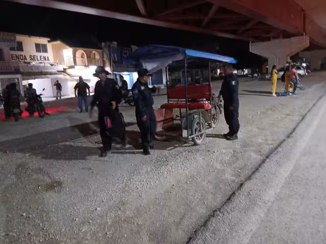 Un mototaxista fue detenido en Escárcega, Campeche, por conducir en estado de ebriedad.