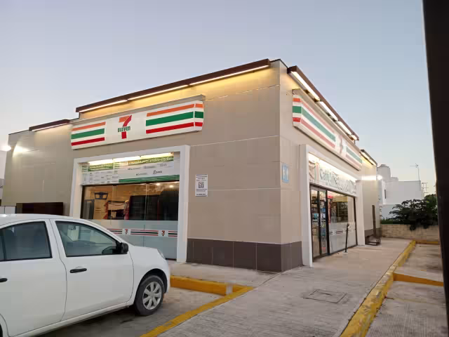 Dos trabajadores de la tienda de convivencia fueron atados de las manos y encerrados en una bodega