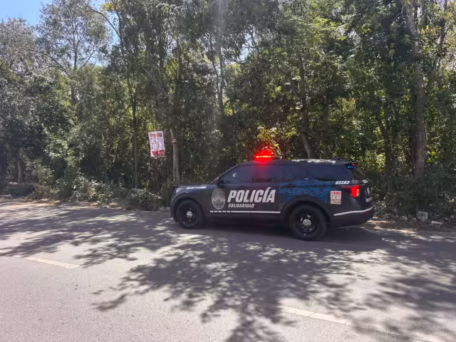 Elementos policiacos llegaron al lugar de los hechos para resguardar la zona.