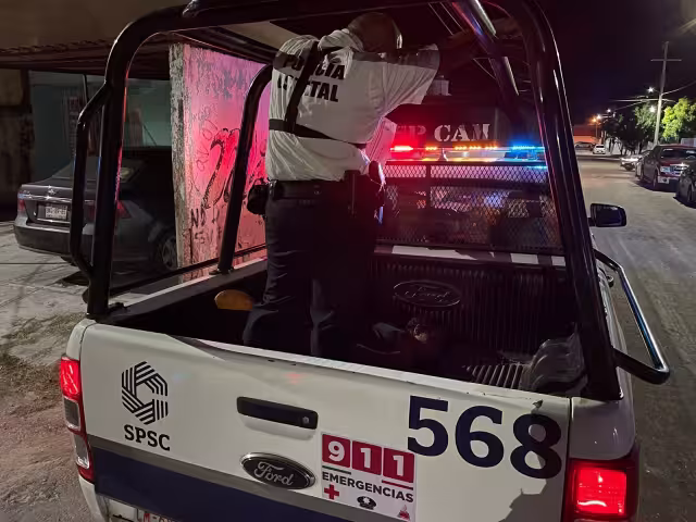 Vecinos del lugar, que lo conocen, señalan que se dedica al robo de casas en la zona