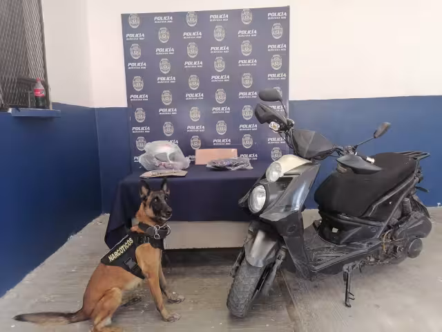 Un ciudadano señaló a un sujeto que se alejaba en una motocicleta como la persona que minutos antes había intentado asaltarlo