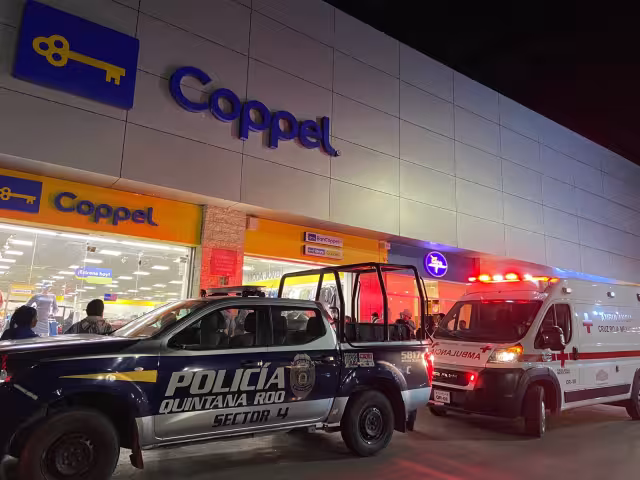 a mayoría de los clientes lograron salir de la tienda