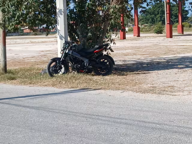 Un hombre localizó su motocicleta robada cinco días después del hurto en Escárcega.