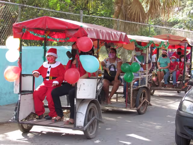 Mototaxis transportaron a los escolares respetando los protocolos sanitarios