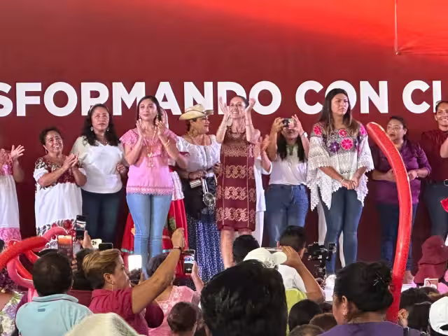Claudia Sheinbaum reunió a miles de personas en la Plaza de Toros de Cancún
