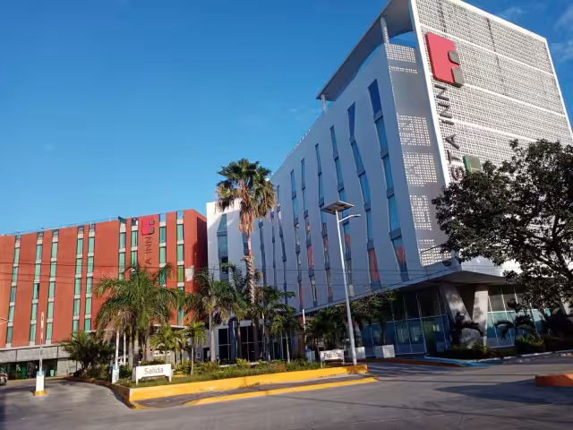 Pescadores exigen a Medio Ambiente Municipal que ponga punto final a esta acción que incluye comercios y viviendas