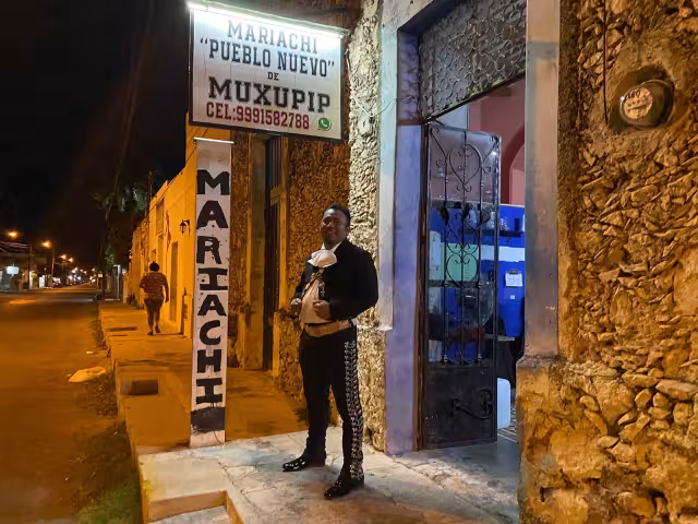 La "Calle de los Mariachis" se encuentra ubicada en la colonia Bojórquez al Poniente de Mérida