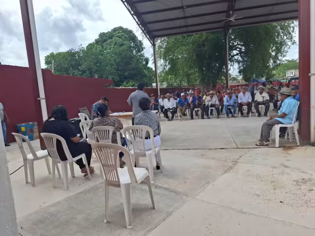 Paracaidistas ocupan tierras ejidales en Pomuch; asamblea exige negociación justa