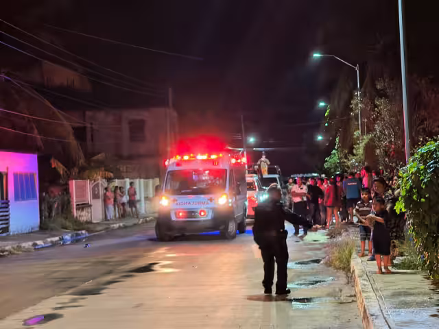 Exceso de velocidad y falta de casco dejan herido grave en Champotón