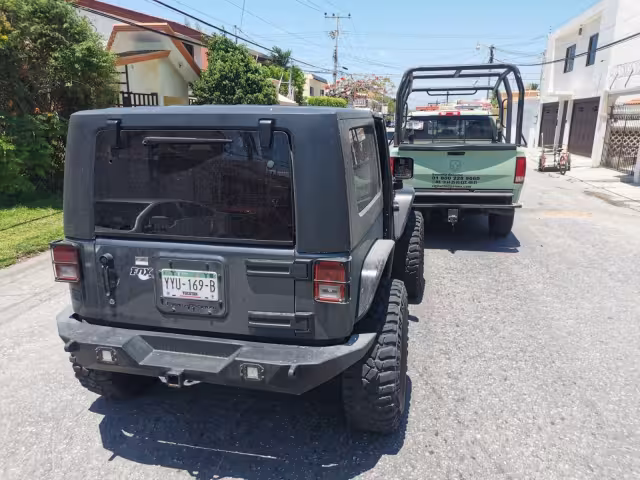 Luego del asalto al lugar arribaron elementos de la Policía Municipal quienes realizaron las investigaciones correspondientes