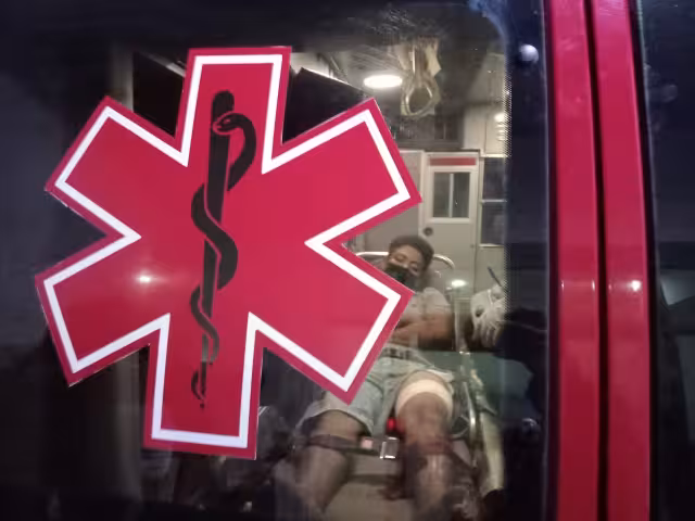 Familiares de la víctima a través del número de emergencias 911, solicitaron el apoyo de una unidad médica