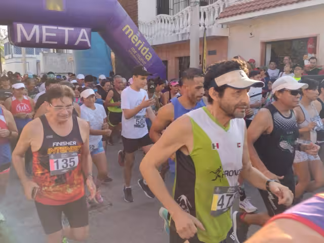 Más de 600 personas participaron en la carrera por el aniversario luctuoso de Pedro Infante